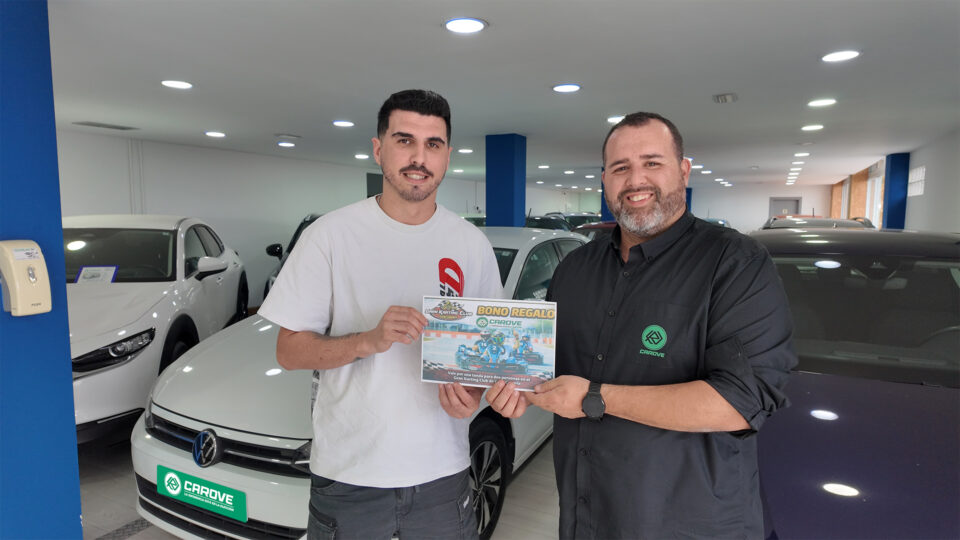 Octavio, ganador del sorteo del Día del Padre en el concesionario de Carove