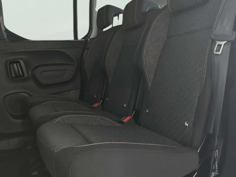 Vehículo de ocasión Peugeot Rifter detalle interior