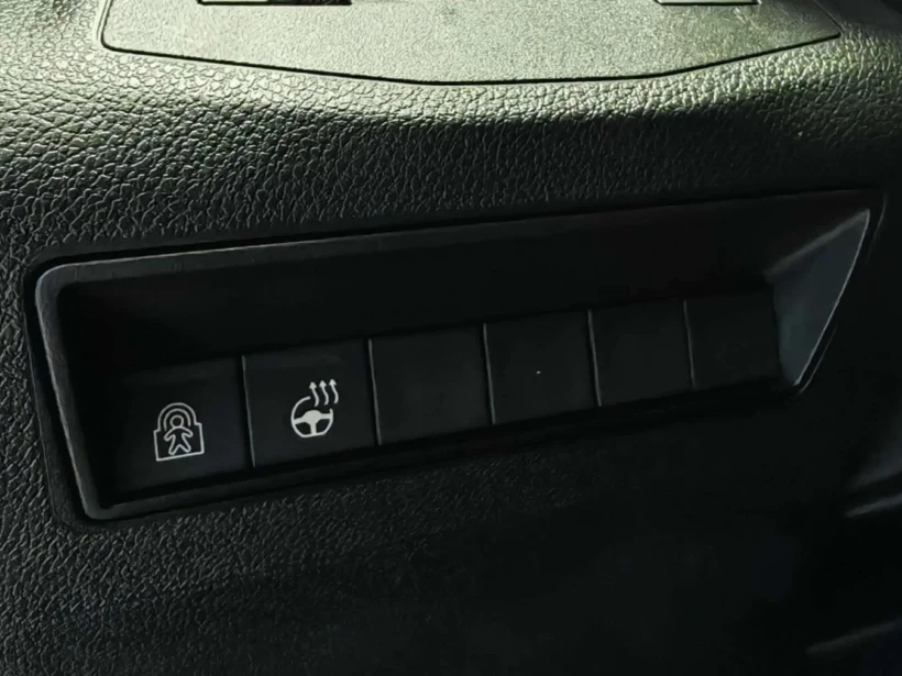 Vehículo de ocasión Peugeot Rifter detalle interior
