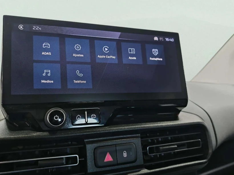 Vehículo de ocasión Peugeot Rifter detalle cámara navegador
