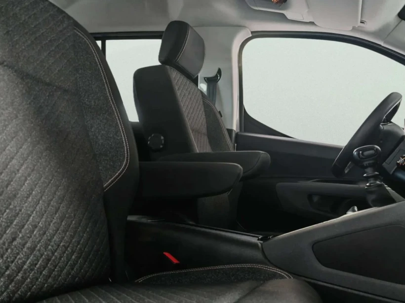 Vehículo de ocasión Peugeot Rifter detalle interior
