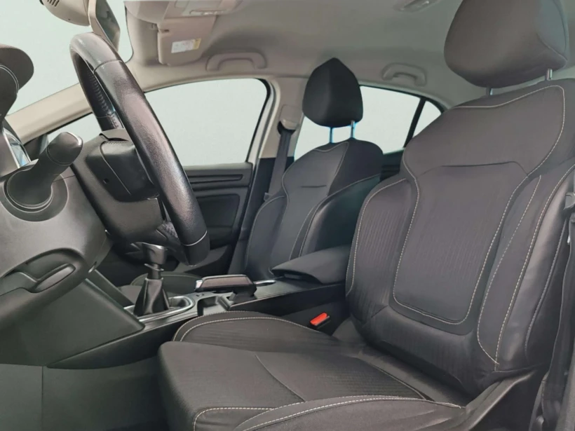 Vehículo de ocasión Renault Megane detalle interior