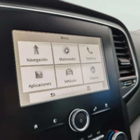 Vehículo de ocasión Renault Megane detalle pantalla interior