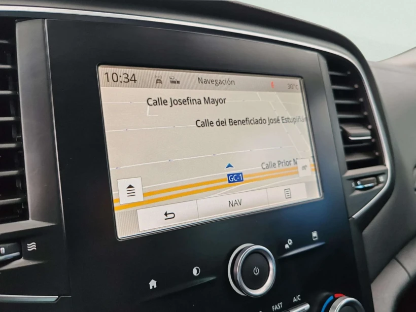 Vehículo de ocasión Renault Megane detalle navegador interior