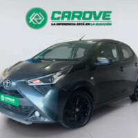 Vehículo de ocasión Toyota Aygo vista frontal lateral