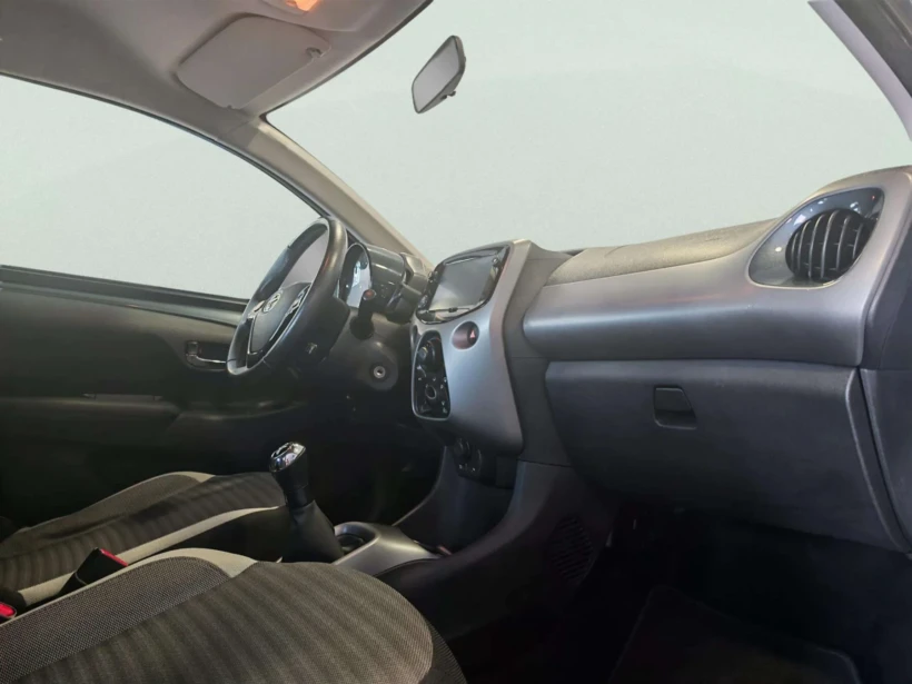 Vehículo de ocasión Toyota Aygo vista interior