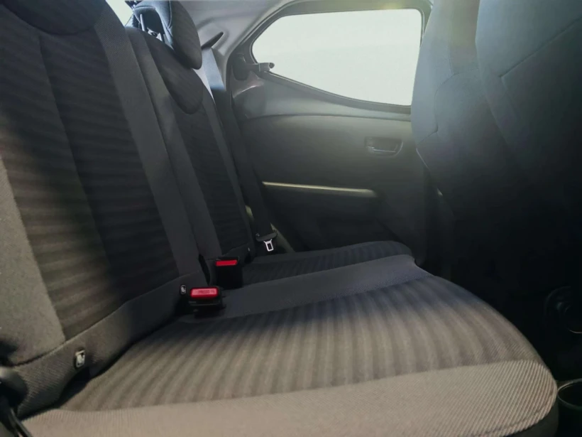 Vehículo de ocasión Toyota Aygo vista interior
