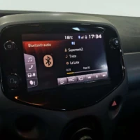 Vehículo de ocasión Toyota Aygo detalle navegador