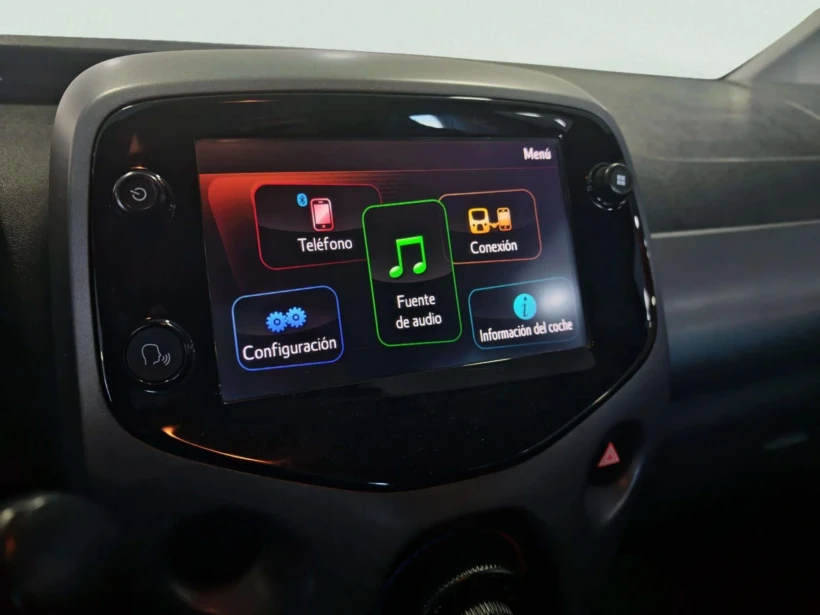 Vehículo de ocasión Toyota Aygo detalle navegador
