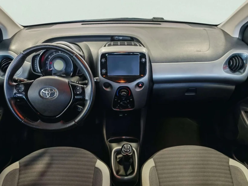 Vehículo de ocasión Toyota Aygo vista interior