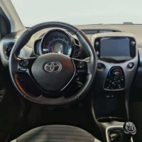 Vehículo de ocasión Toyota Aygo detalle volante
