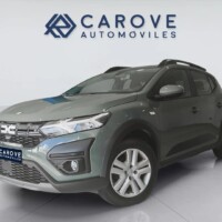 Vehículo de ocasión Dacia Sandero vista frontal lateral